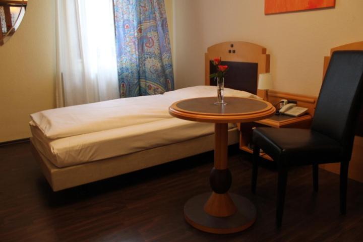 Zum Loewen Hotel Bad Homburg vor der Hohe Ruang foto