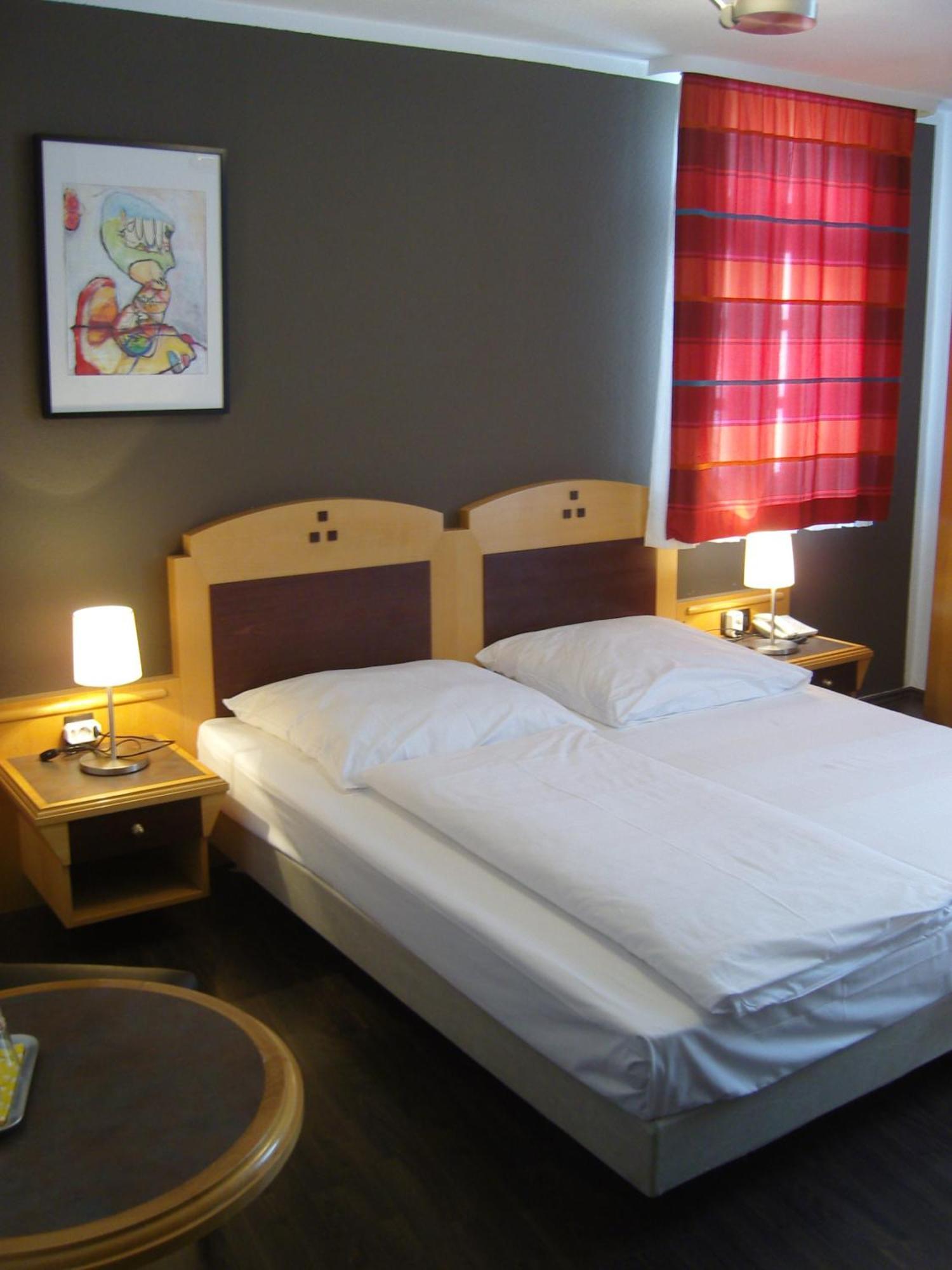 Zum Loewen Hotel Bad Homburg vor der Hohe Bagian luar foto